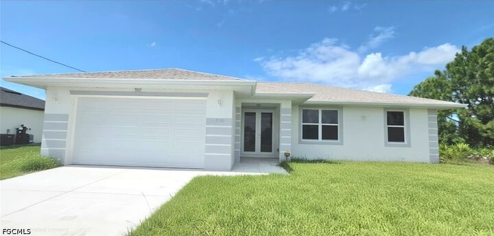 Property Photo: 370 Chalet Avenue S FL 33974