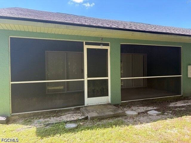 Property Photo:  707 SE 24th Avenue 4  FL 33990 