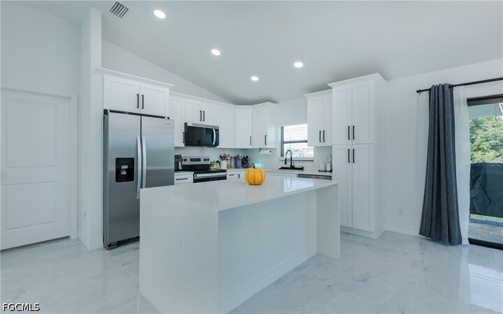 Property Photo: 416 NW 25th Avenue FL 33993