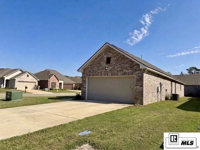 Property Photo:  301 Briar Patch Drive  LA 71203 