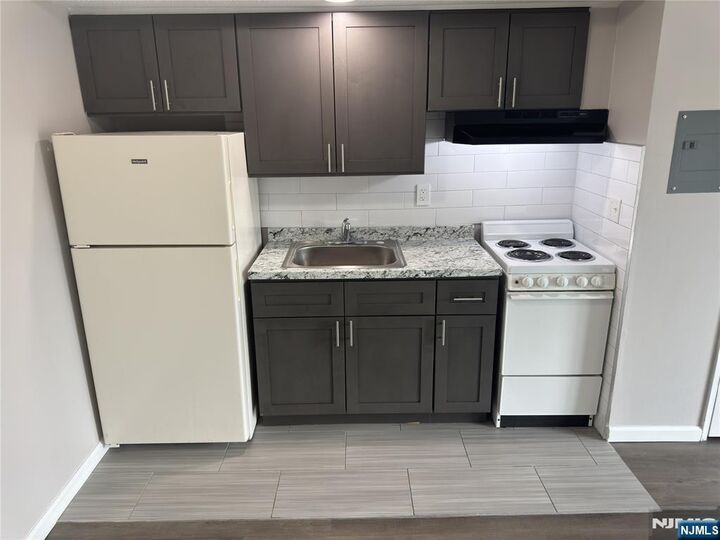 Property Photo: 125 Lawrence Street 3C NJ 07601