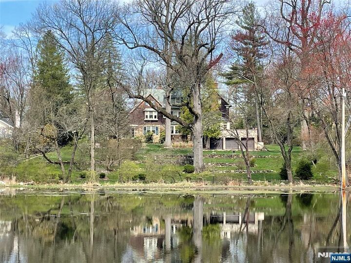 Property Photo:  105 Rensselaer Road  NJ 07021 