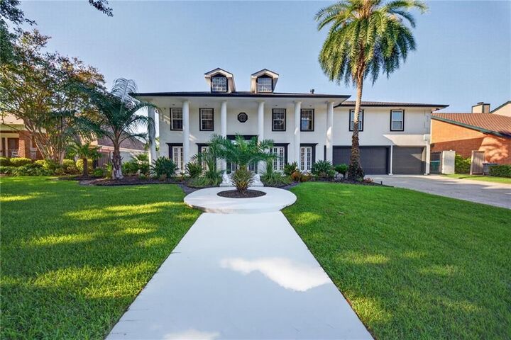 Property Photo:  54 Chateau Latour Drive  LA 70065 