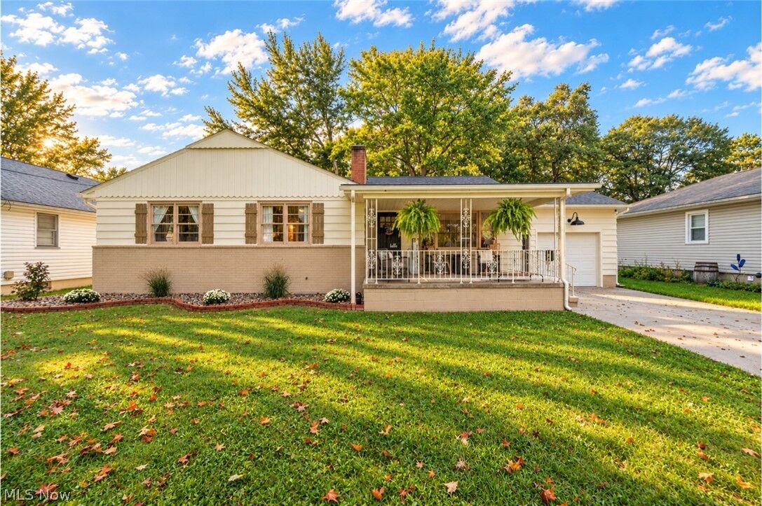 Property Photo:  1966 Cranbrook Drive  OH 44511 
