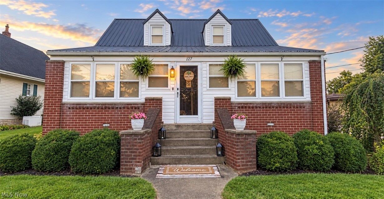 Property Photo: 127 Roosevelt Avenue OH 44688