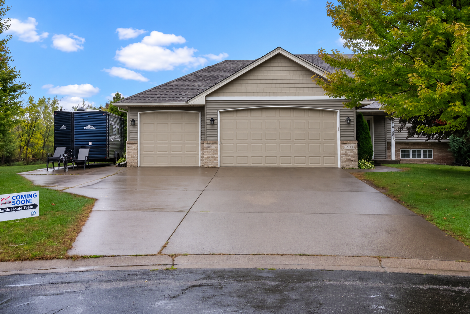 Property Photo:  9711 Woodcrest Court  MN 55362 