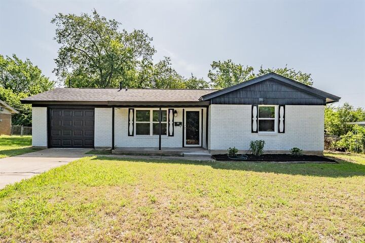 Property Photo: 4920 Colorado Boulevard TX 76180