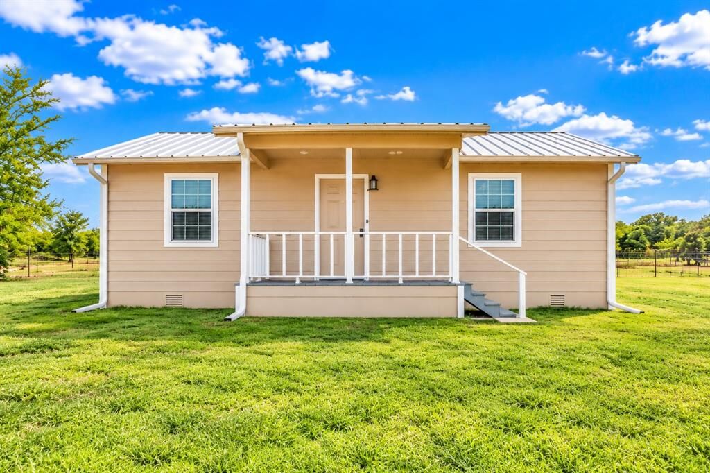 Property Photo:  5259 County Road 4604  TX 75428 