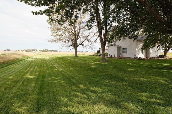 Property Photo:  2747 360th Street  IA 51247 