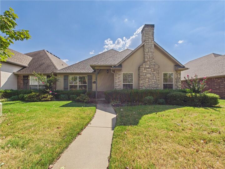 Property Photo:  3107 SW Warberry Avenue  AR 72713 
