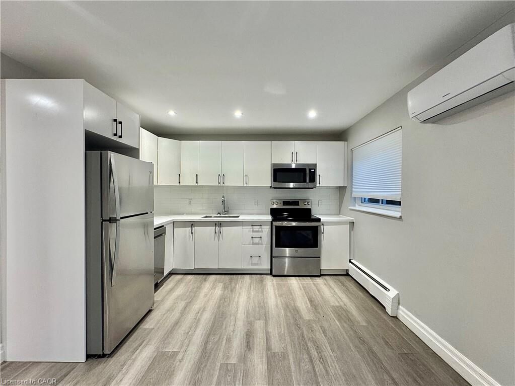 Property Photo:  410 Hazel Street 204  ON N2L 3P7 