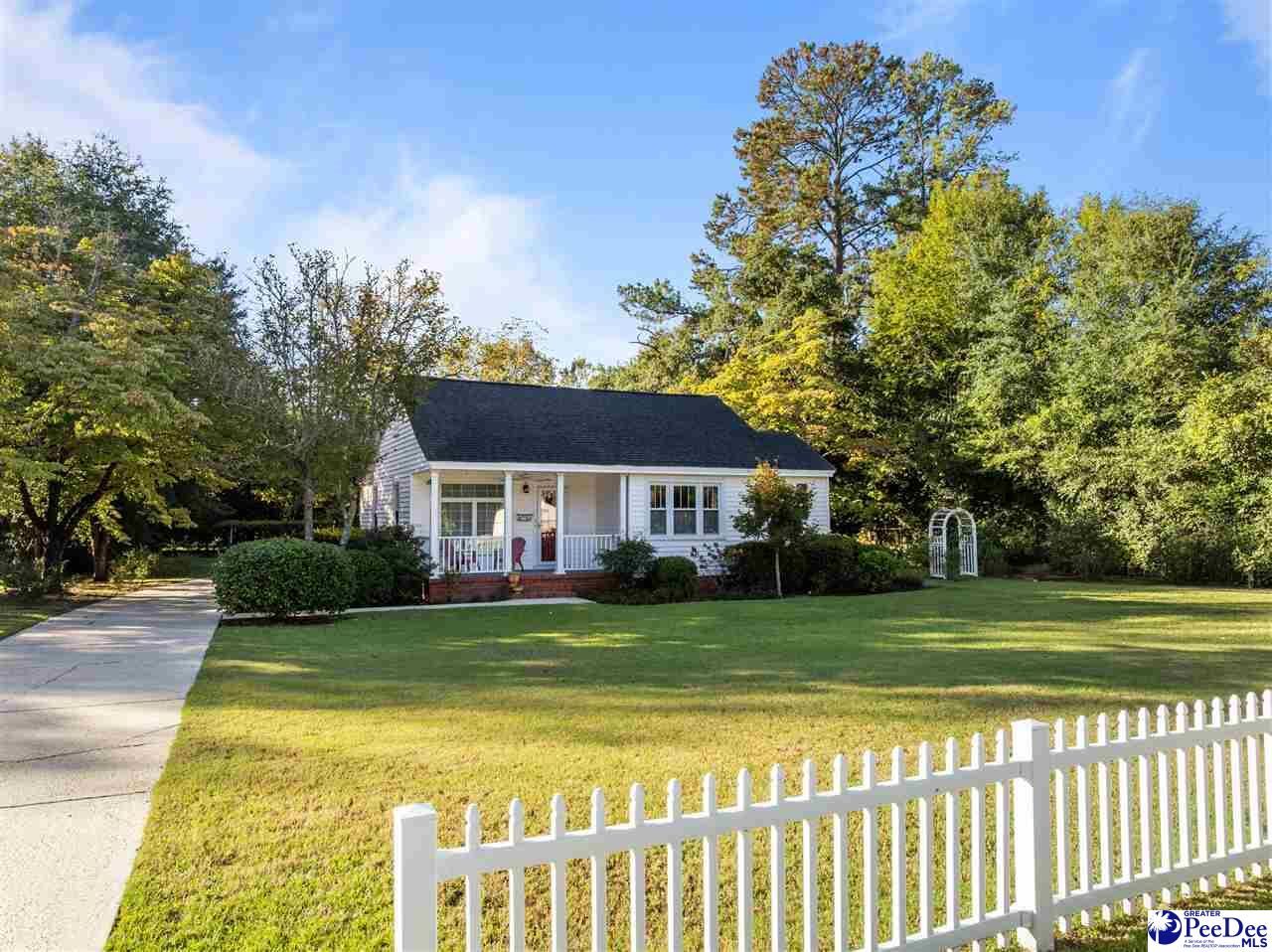 Property Photo: 925 Sparrow Ave SC 29550-5141