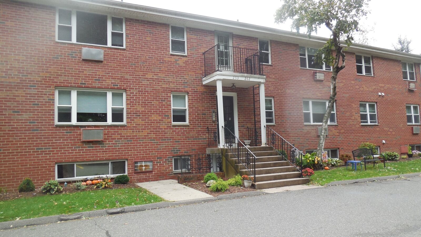 Property Photo: 261 Regency Park Dr 261 MA 01001