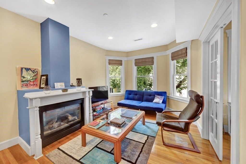 Property Photo:  292 Western Ave 1  MA 02139 
