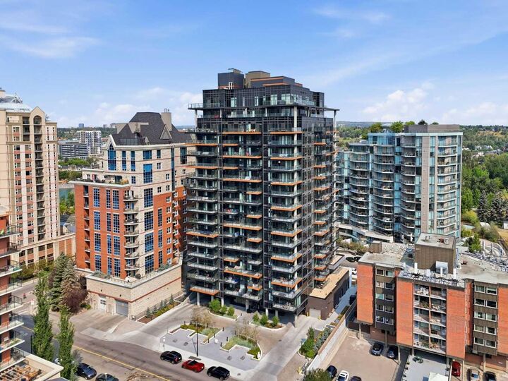 Property Photo:  730 2 Avenue SW 1213  AB T2P 1R8 