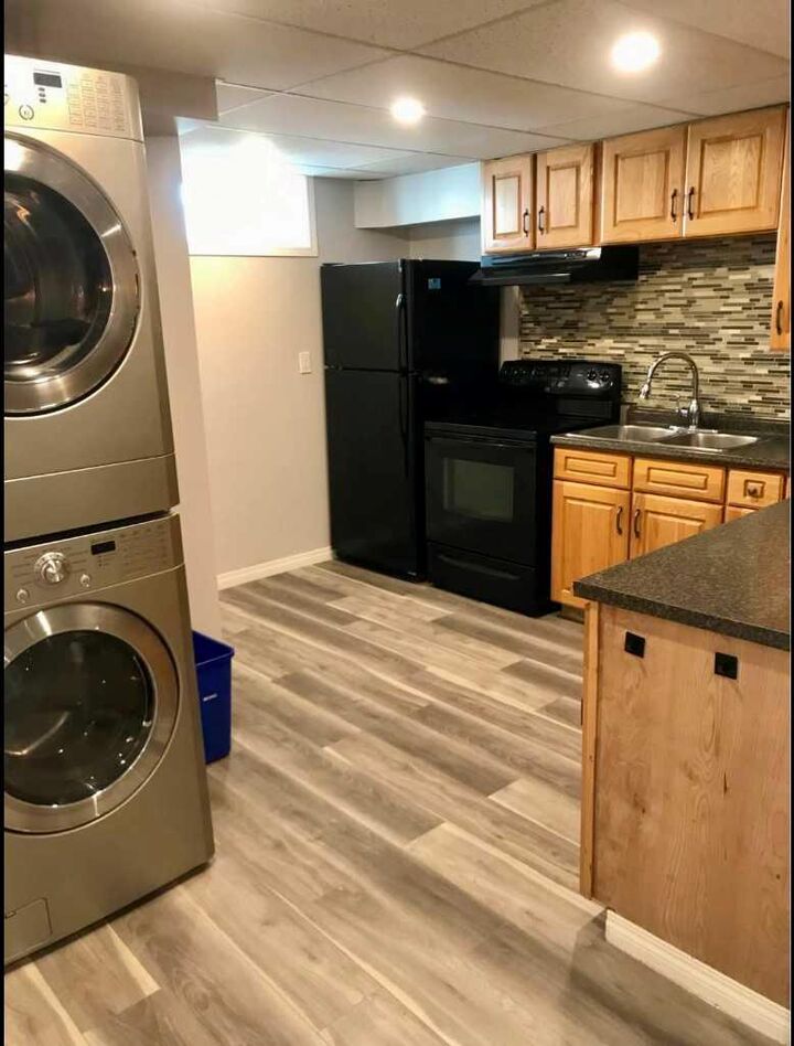 Property Photo:  2607 11 Avenue Avenue N  AB T1H 1N5 