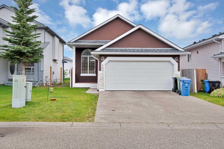 Property Photo: 157 Saratoga Close NE AB T1Y 7A1