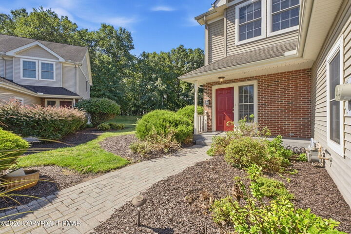 Property Photo:  31 Oak Leaf Lane  PA 18301 