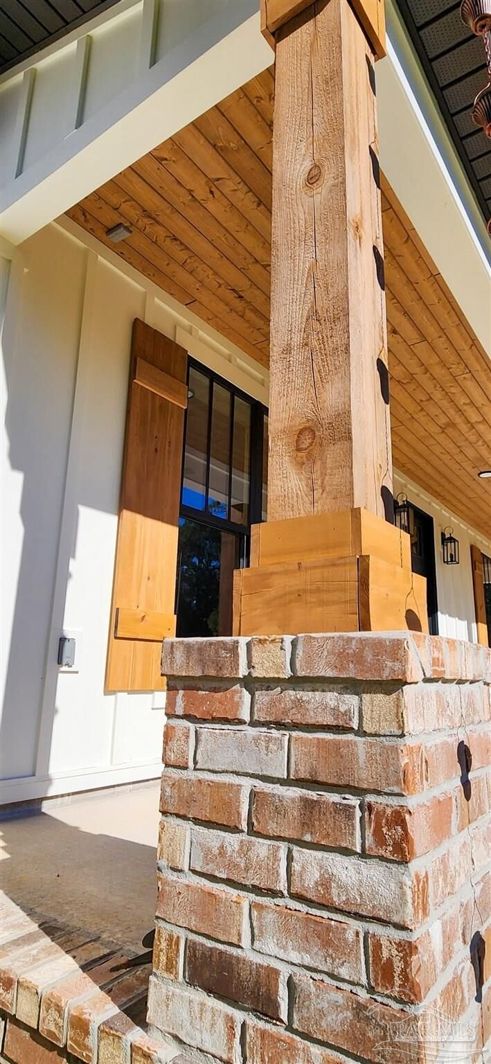 Property Photo:  1601 Moonraker Dr  FL 32583 