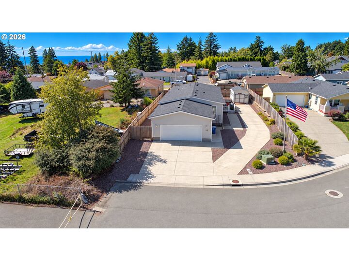 Property Photo:  112 Alderwood Ln  OR 97415 