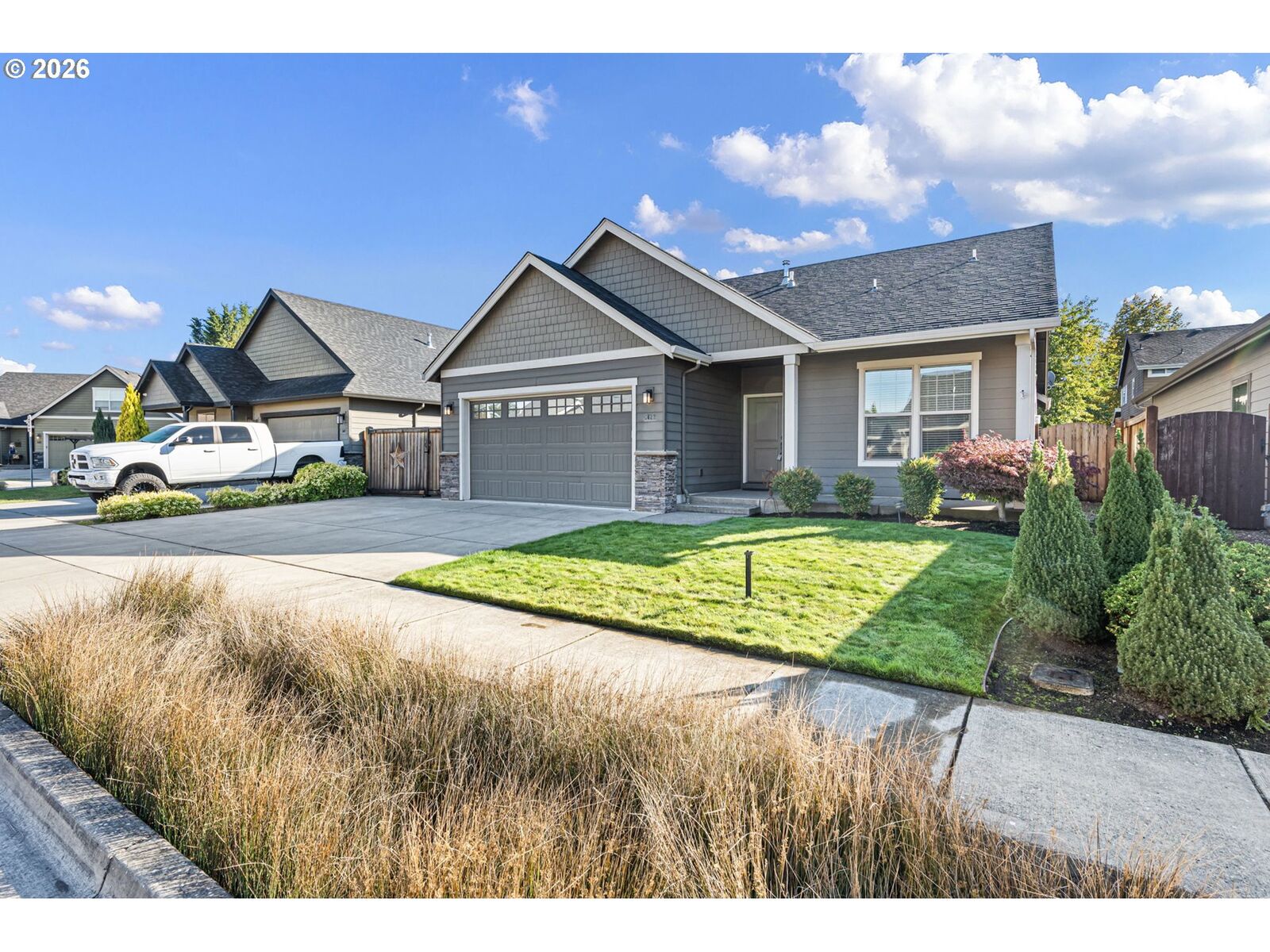 Property Photo: 5422 King Arthur Ct OR 97402