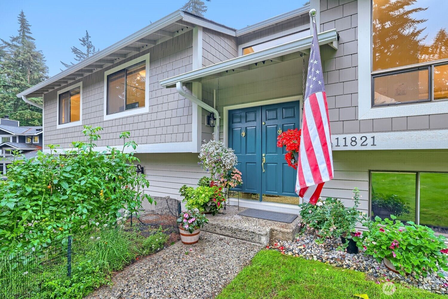 Property Photo: 11821 NE 102nd Place WA 98033