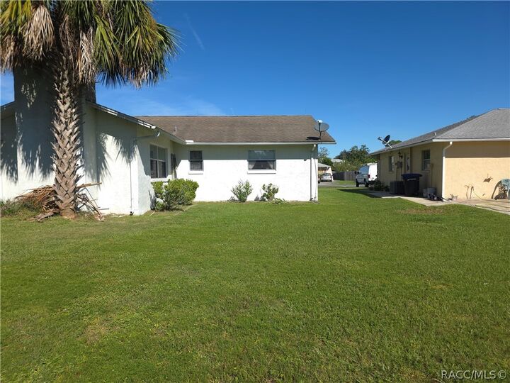 Property Photo:  178 W Hollyfern Place  FL 34465 