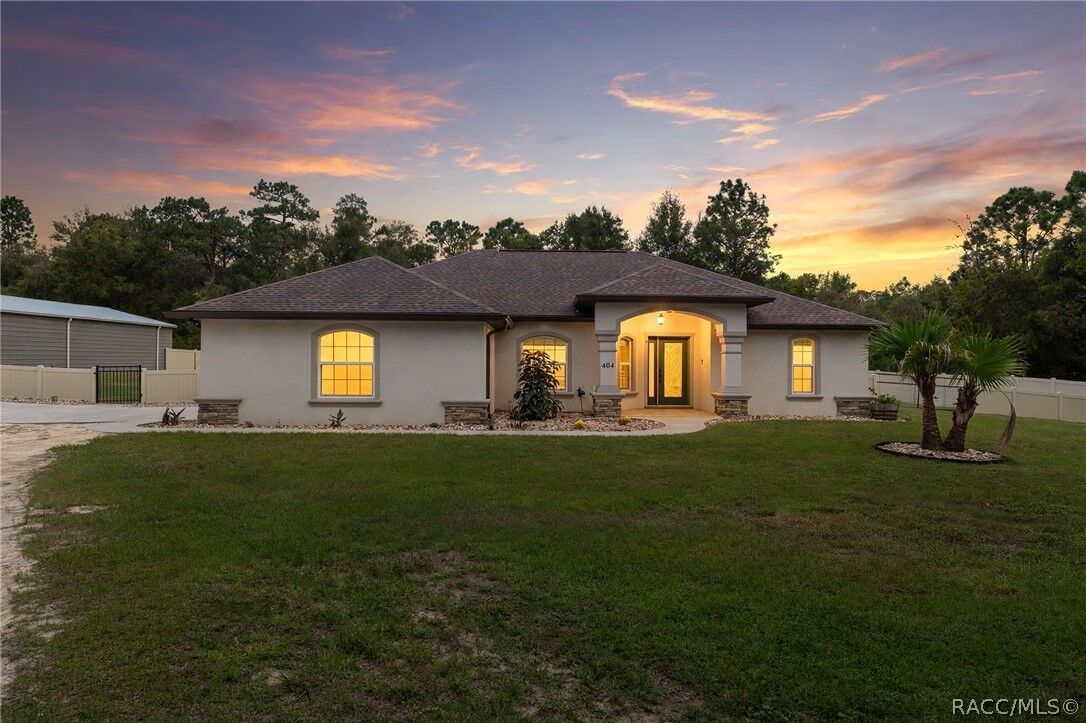 Property Photo:  404 E Nicholas Street  FL 34442 