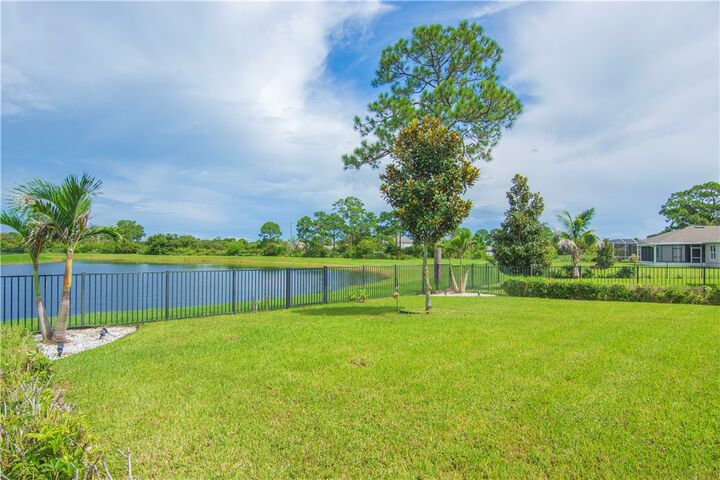 Property Photo:  4204 Keeson Circle  FL 32967 