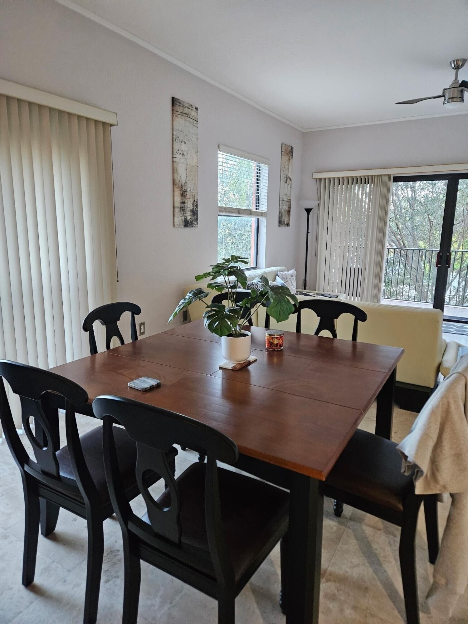 Property Photo: 1640 Presidential Way 301 FL 33401