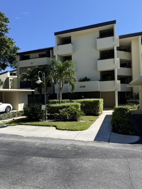 Property Photo: 1116 Marine Way W C1l FL 33408