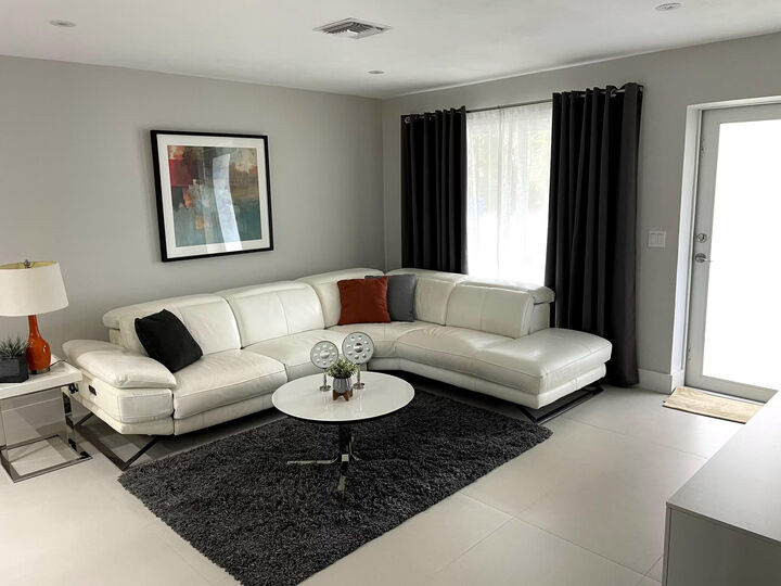Property Photo:  1400 NE 23rd Street  FL 33305 