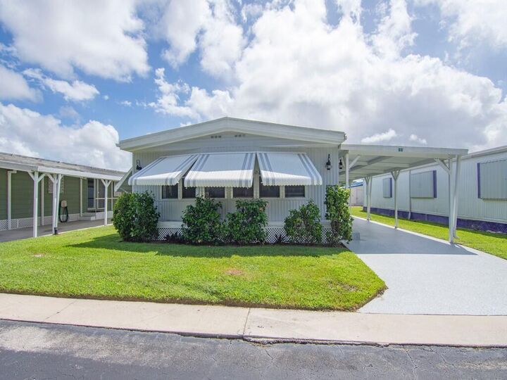 Property Photo:  4800 SE Federal Hwy Highway 65  FL 34994 