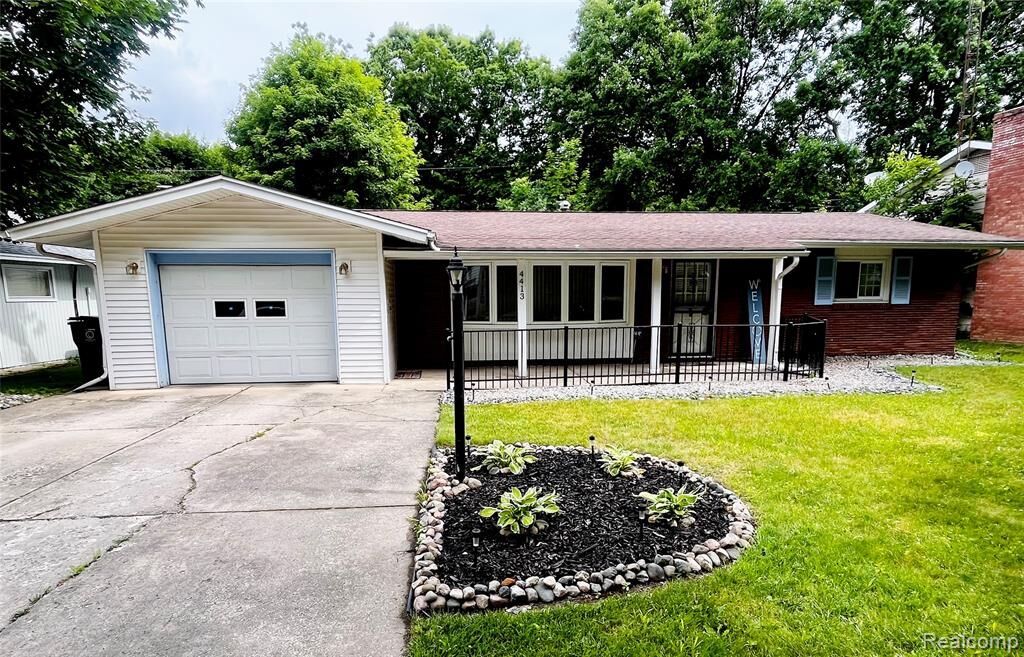 Property Photo:  4413 Greenbrook Lane  MI 48507 