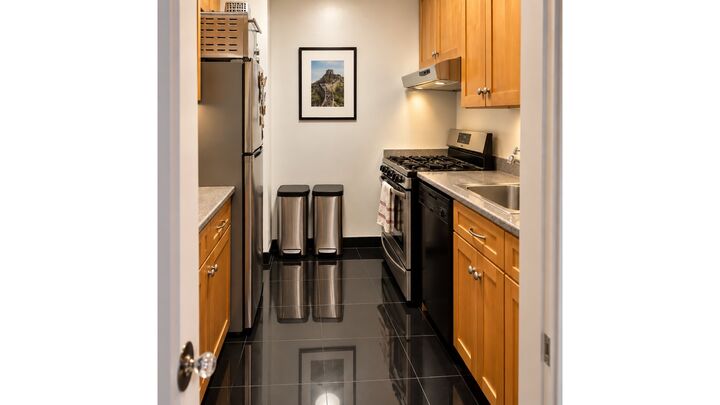 Property Photo:  301 E 79th Street 19R  NY 10075 