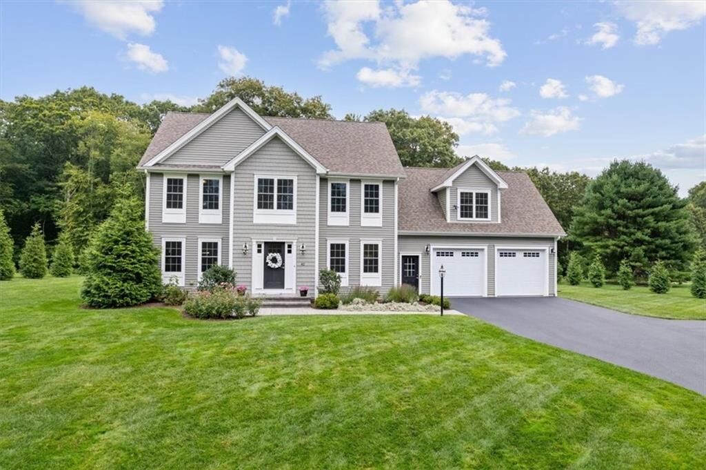 Property Photo:  42 E East Lantern Road  RI 02865 