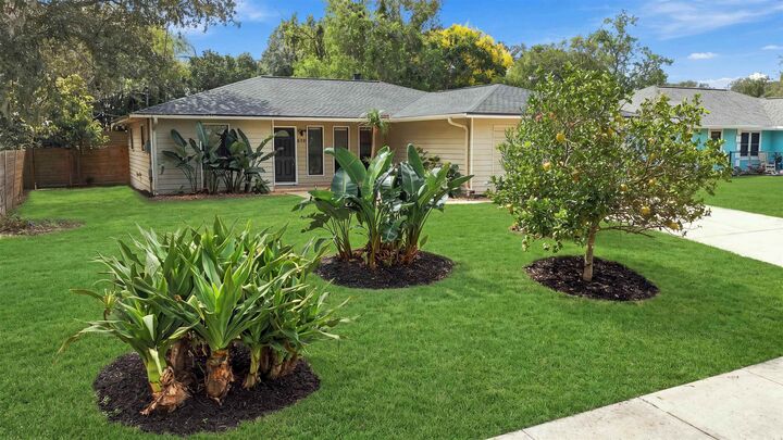 Property Photo: 444 Gerona Rd FL 32086