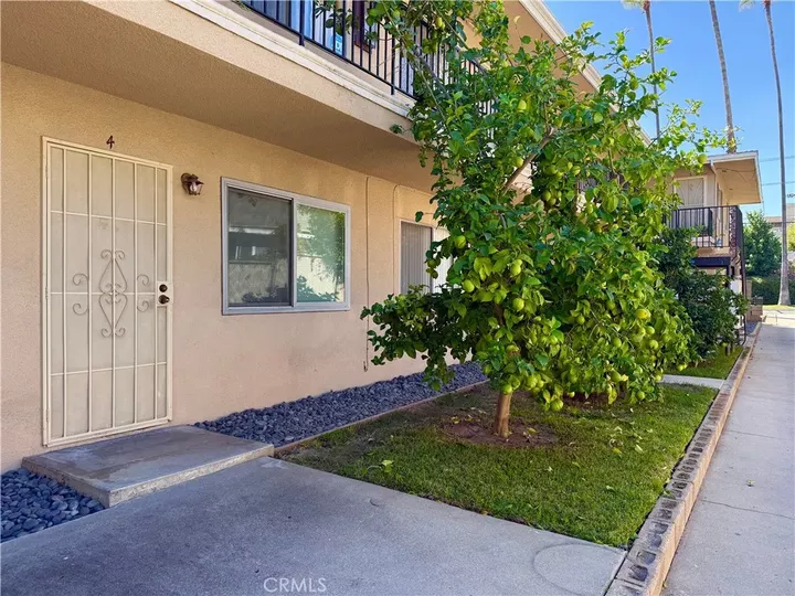 Property Photo: 40 Harkness Ave 4 CA 91106