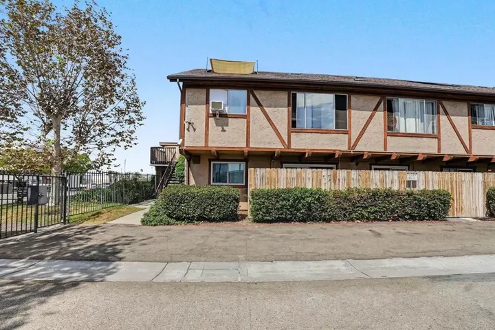 Property Photo: 465 Fourth Avenue 10 CA 91910