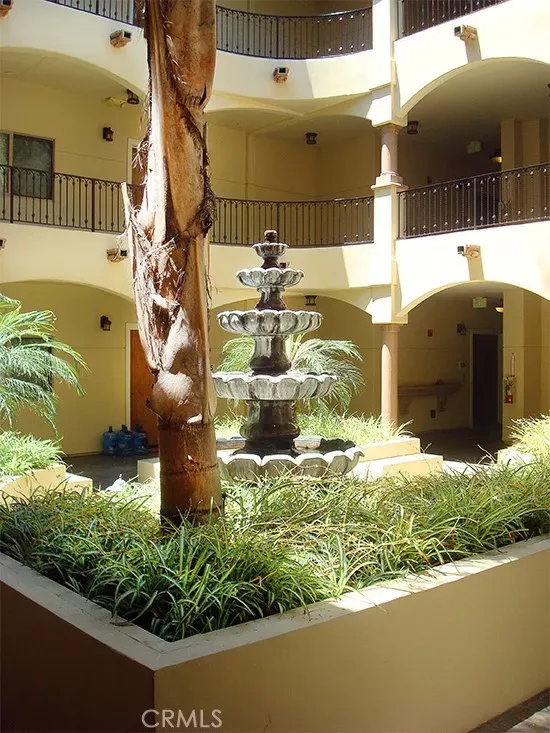 Property Photo:  10640 Woodbridge Street 204  CA 91602 