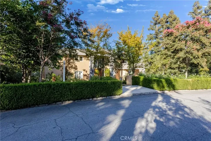 Property Photo: 1377 Knoll Road CA 92373