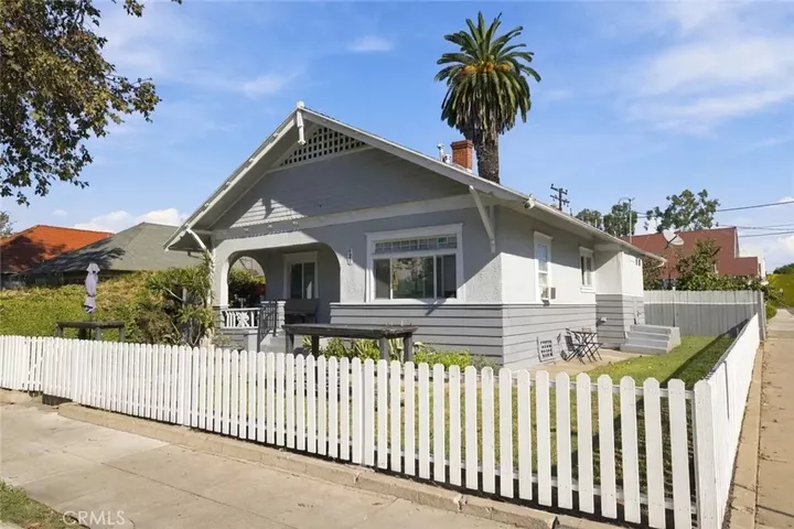 Property Photo:  421 E Walnut  CA 92701 