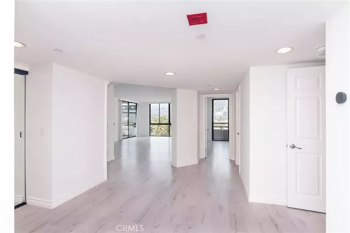 Property Photo:  343 E Pioneer Drive 802  CA 91203 