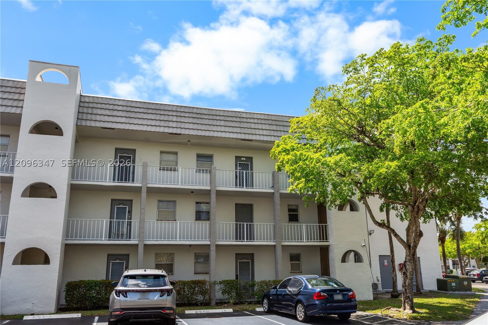 Property Photo: 8450 Sunrise Lakes Blvd 306 FL 33322