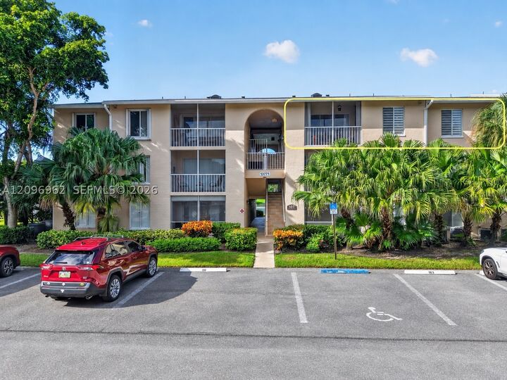 Property Photo: 13771 Oneida Dr B3 FL 33446