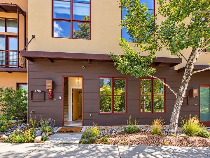 Property Photo: 4714 Quemazon Place NM 87544
