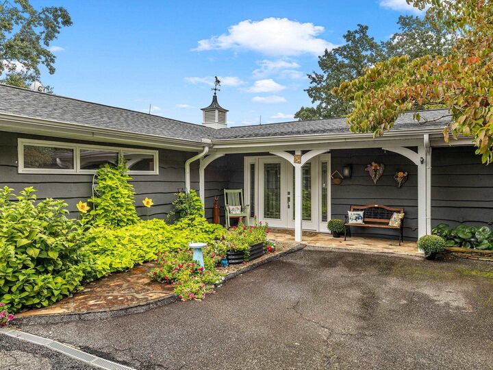 Property Photo: 225 Mockingbird Hill Road SC 29356