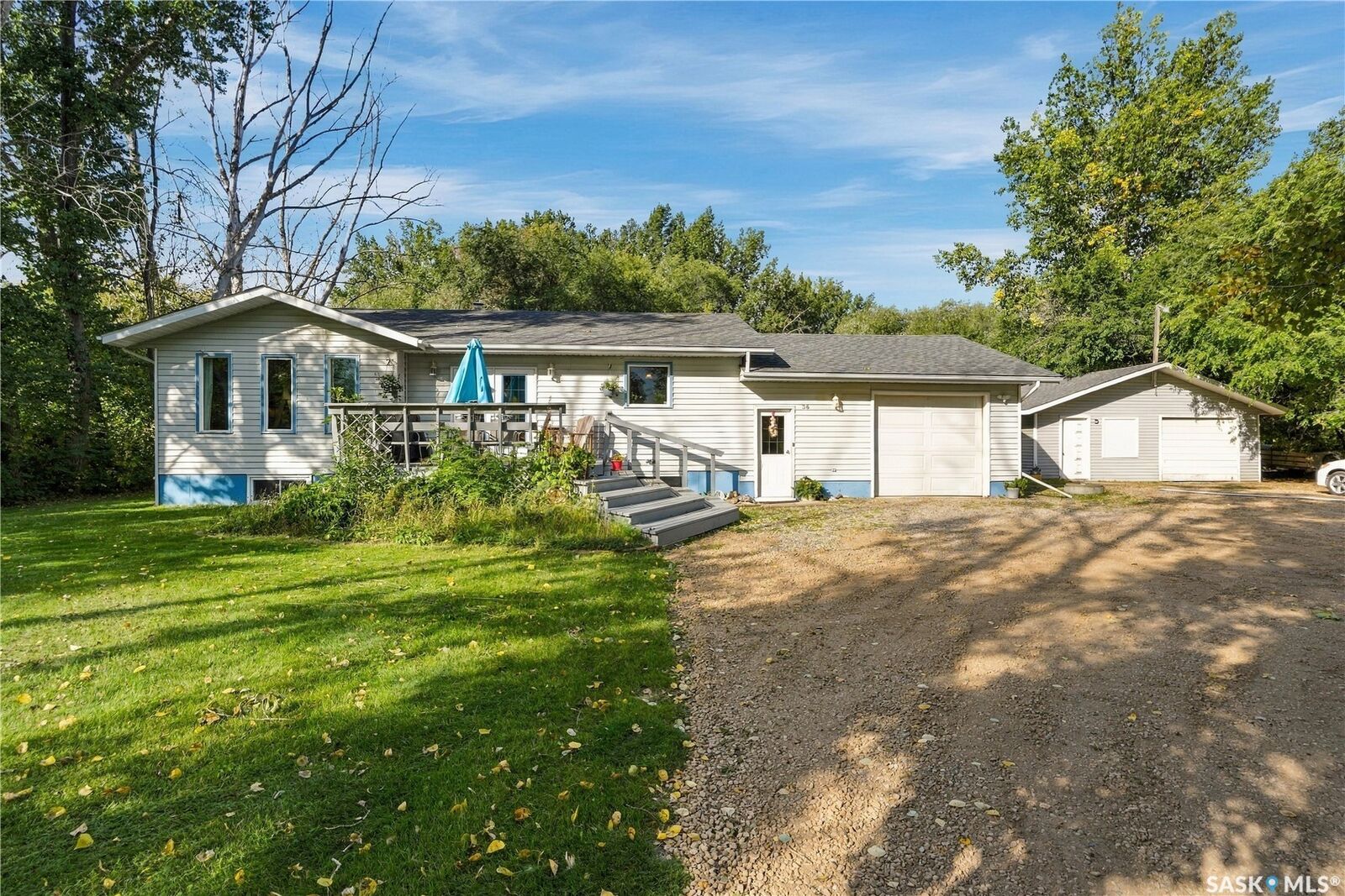 Property Photo:  36 Pembroke Road  SK S0K 1X1 
