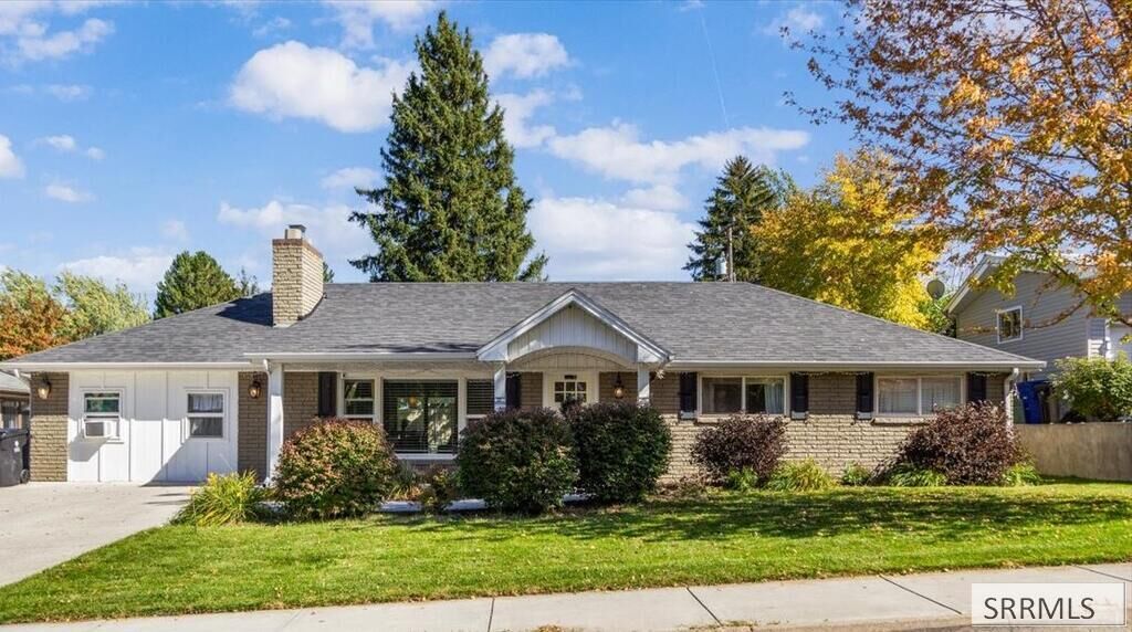 Property Photo:  115 Elm Avenue  ID 83440 