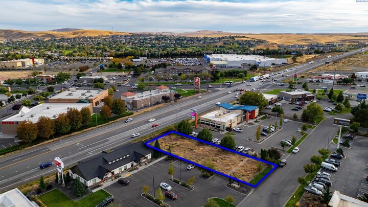 Property Photo: 2583 S Quillan Place WA 99338